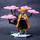 FIGURA DE AÇÃO ZENITSU NA ARVORE  - DEMON SLAYER