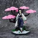 FIGURA DE AÇÃO KOCHOU  DEMON SLAYER  - NOVO