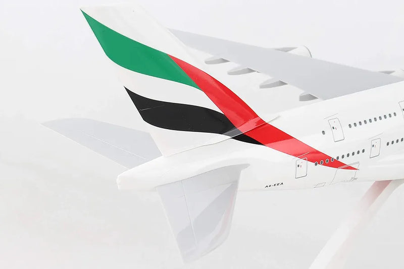 AVIÃO COLECIONÁVEL EMIRATES A380 ESCALA 16 cm