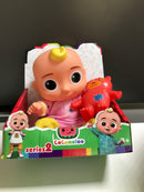 BONECO BABY JJ COM URSINHO 25 CM - COCOMELON