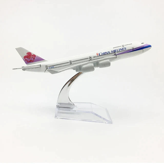 AVIÃO COLECIONÁVEL BOEING CHINA AIRLINES A380 ESCALA 16 cm - GameShop Angola