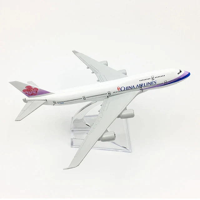 AVIÃO COLECIONÁVEL BOEING CHINA AIRLINES A380 ESCALA 16 cm - GameShop Angola