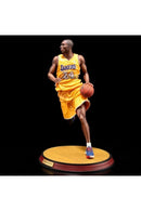FIGURA DE AÇÃO KOBE BRYANT LOS ANGELES LAKER EDIÇÃO LIMITADA 38CM - DYNAMIC DRIBBLING EDITION