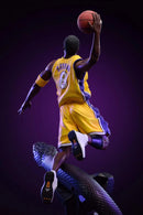 FIGURA DE AÇÃO KOBE BRYANT LOS ANGELES LAKER EDIÇÃO LIMITADA 38CM - BLACK MAMBA EDITION