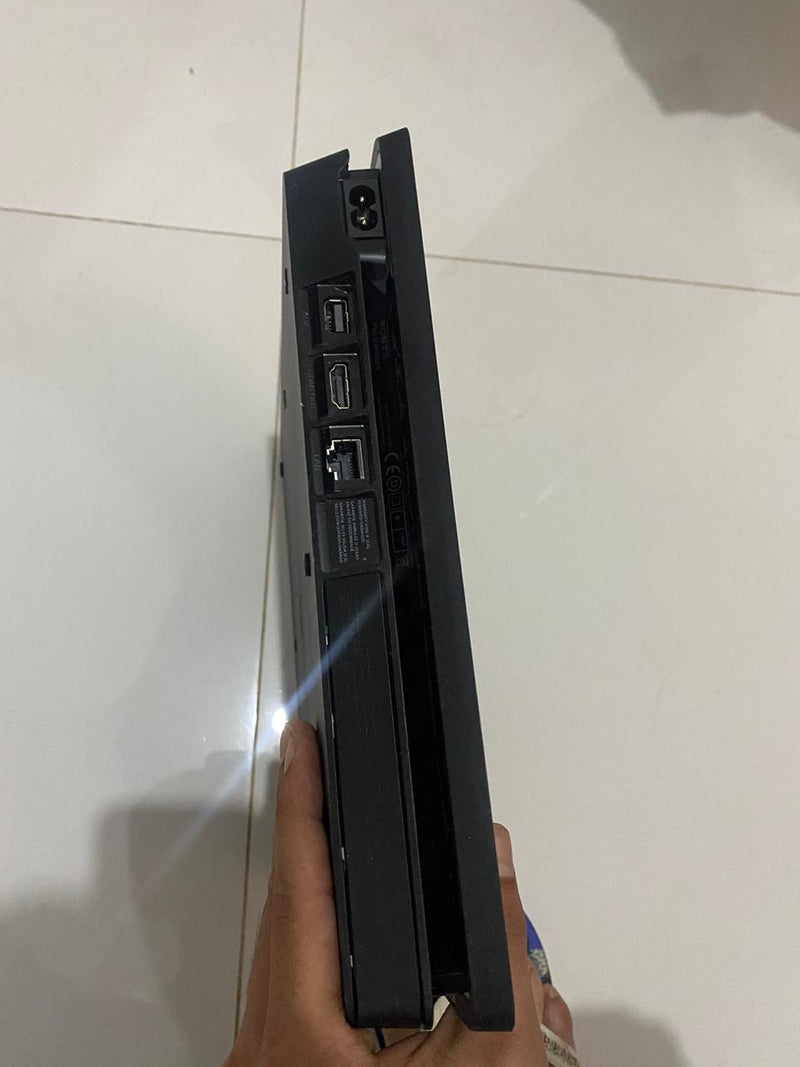 CONSOLA PLAYSTATION 4 SLIM 500GB 1 Comando - SEMINOVO