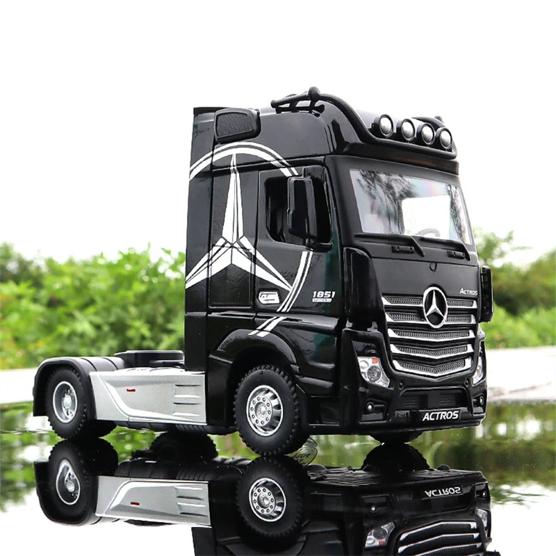 CARRO COLECIONÁVEL CAMIAO MERCEDES-BENZ ACTROS-  ESCALA 1:24