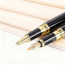 CANETA ESFEROGRÁFICAS PRETA COM DETALHES DOURADOS  - COM CAIXA PRESENTE