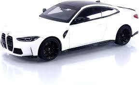 CARRO COLECIONÁVEL BMW M4 - ESCALA 1:24