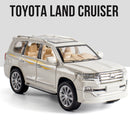 CARRO COLECIONAVEL LAND CRUISER P-34 ESCALA 1:24 - GameShop Angola
